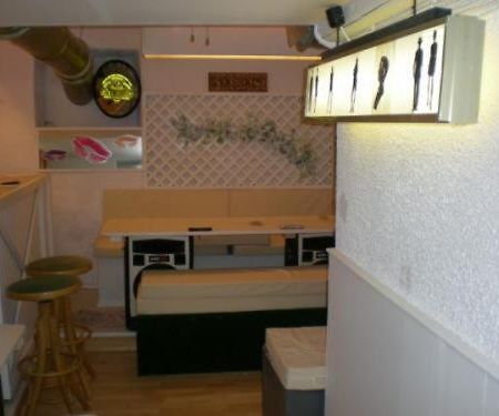 Adonis Guesthouse Баци Екстериор снимка